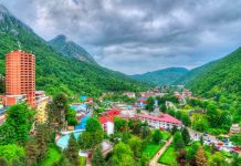 Baile Herculane: O calatorie la izvoarele de sanatate ale Carpatilor Meridionali