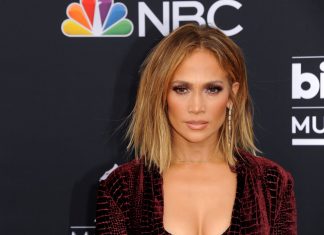 Culori de par care te intineresc – Blond-miere