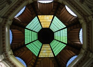 Bucurestiul dincolo de turism: Viata de zi cu zi si cultura urbana a orasului.