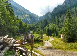 Cascada Balea: Un spectacol natural uimitor in inima Carpatilor