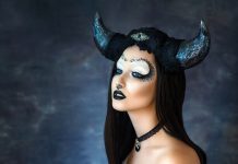 Femeia Taur – Femeia Taur in pat