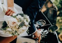 Traditii si obiceiuri bucurestene: Descopera istoria si semnificatia sarbatorilor si obiceiurilor locale.